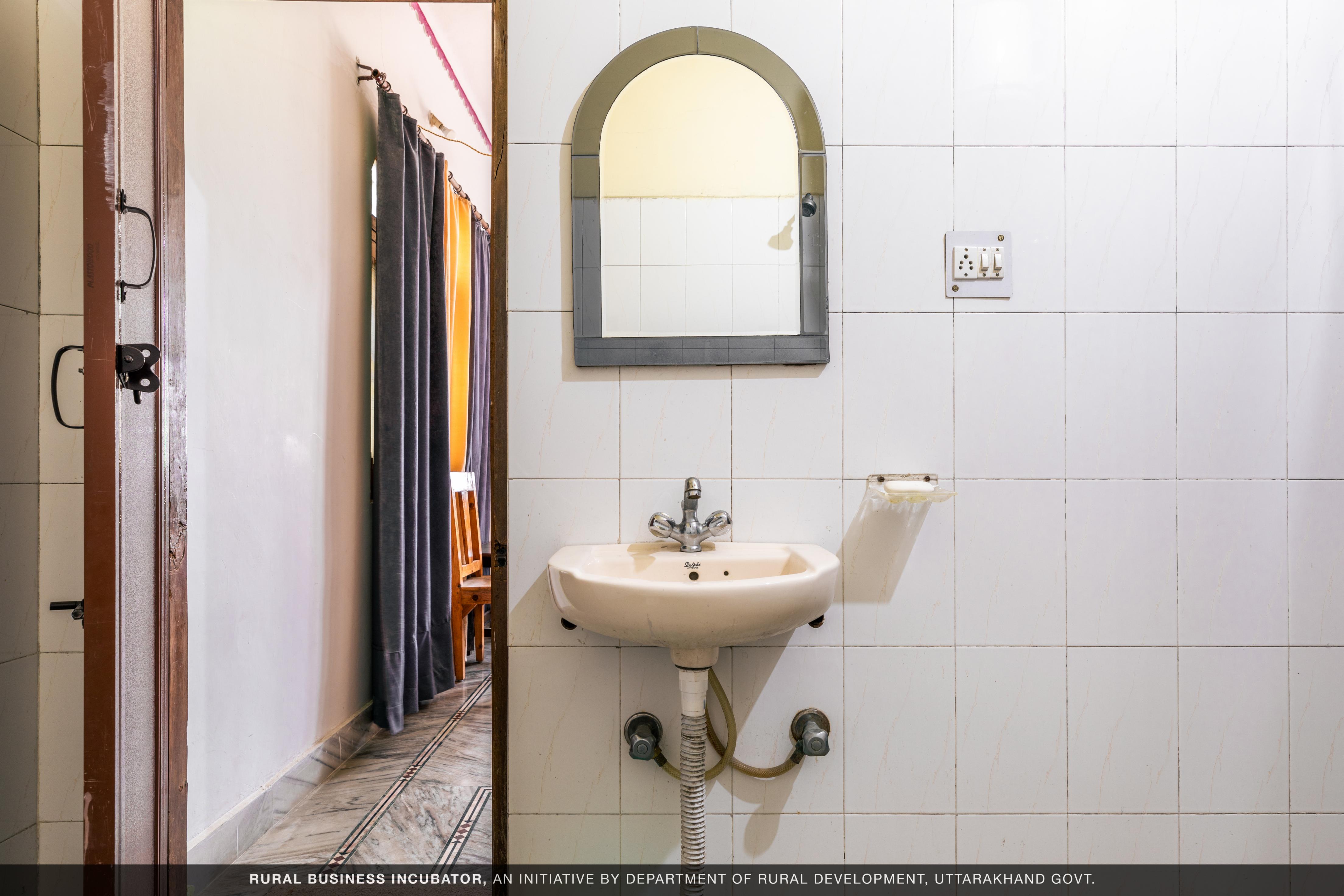 Dev Bhoomi Homestay - Tap to explore photos