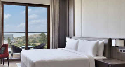 JW Marriott Bengaluru Prestige Golfshire Resort and Spa Room Type - Executive Club Room, Executive lounge access, Guest room, 1 King, Balcony JW Marriott Bengaluru Prestige Golfshire Resort and Spa Room Type - Executive Club Room, Executive lounge access, Guest room, 1 King, Balcony
