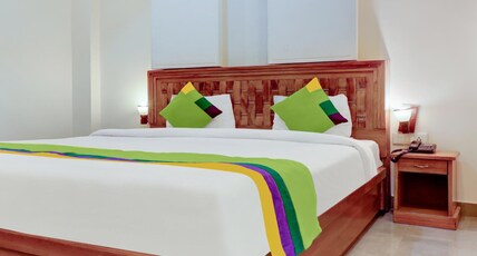 Treebo Calista, Patel Nagar Room Type - Deluxe Room