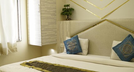 Hotel Wall City 55 near NDLS Station & Connaught Place Room Type - Deluxe Room