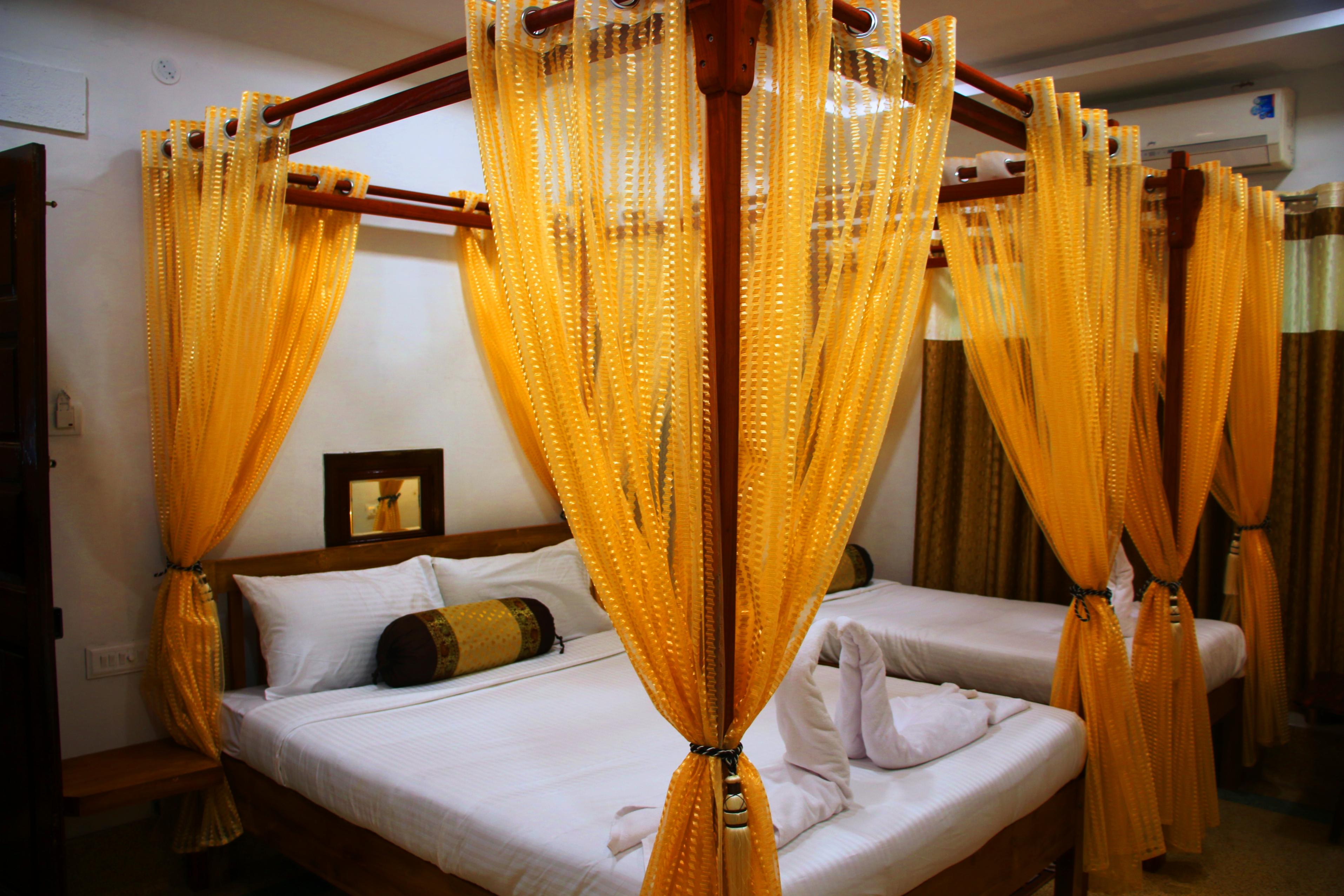 ROYAL STAY VINTAGE Room Type - Luxury Quadruple Room
