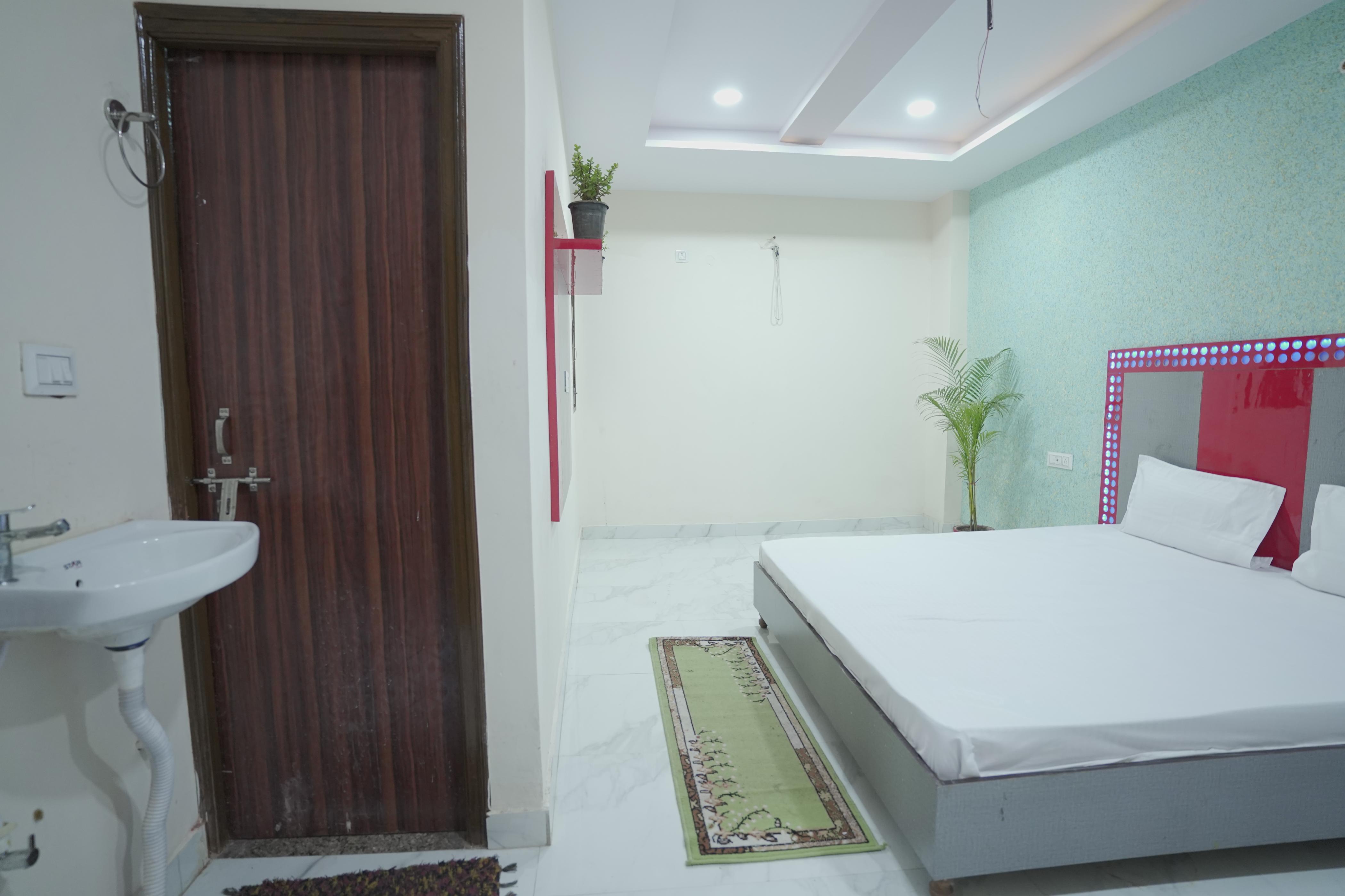 Hotel Radha Raman Seva Dham by WB Inn - Tap to explore photos