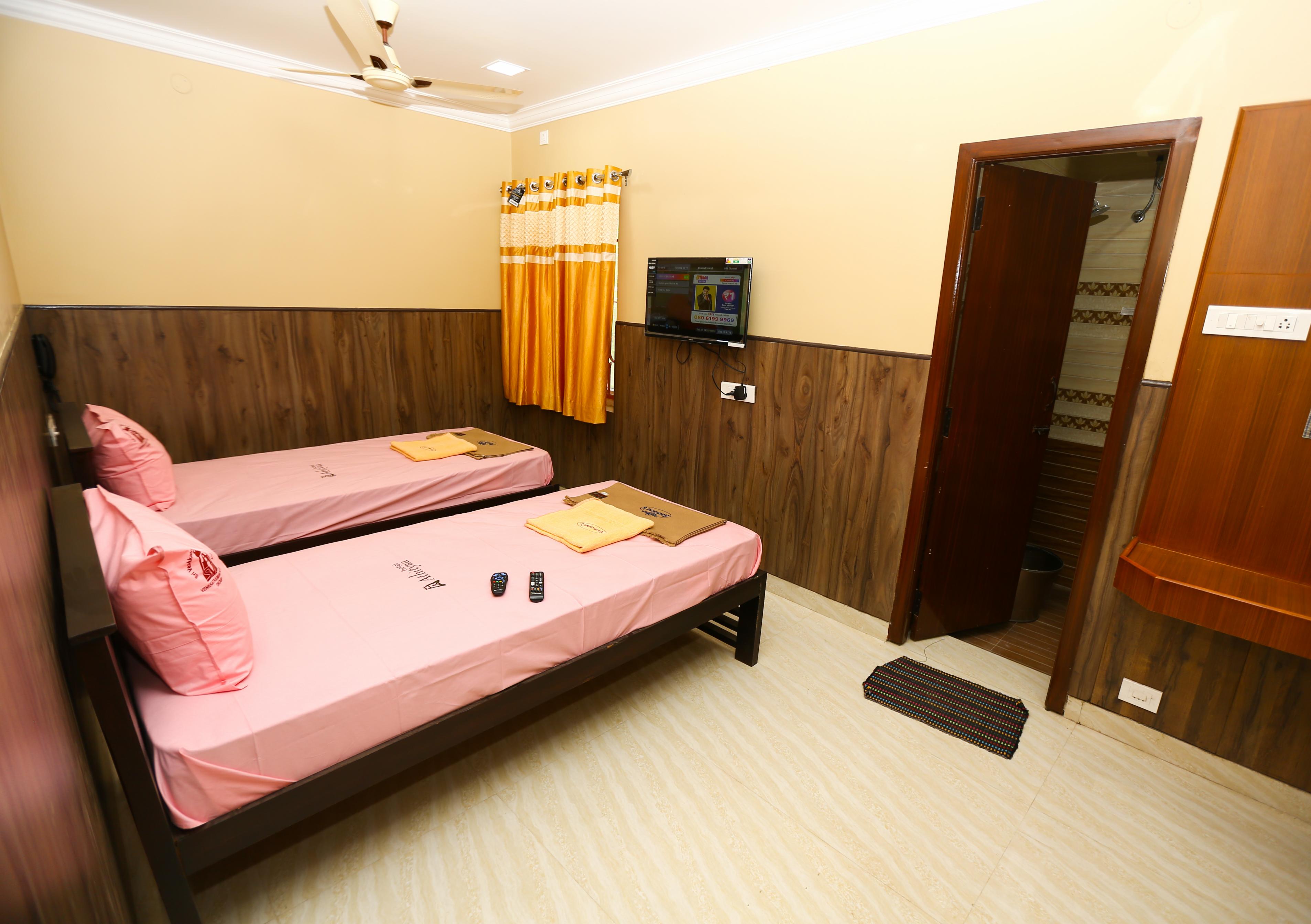 RAMANA'S HOME STAY - Apartment Hotel Kumbakonam - Tap to explore photos