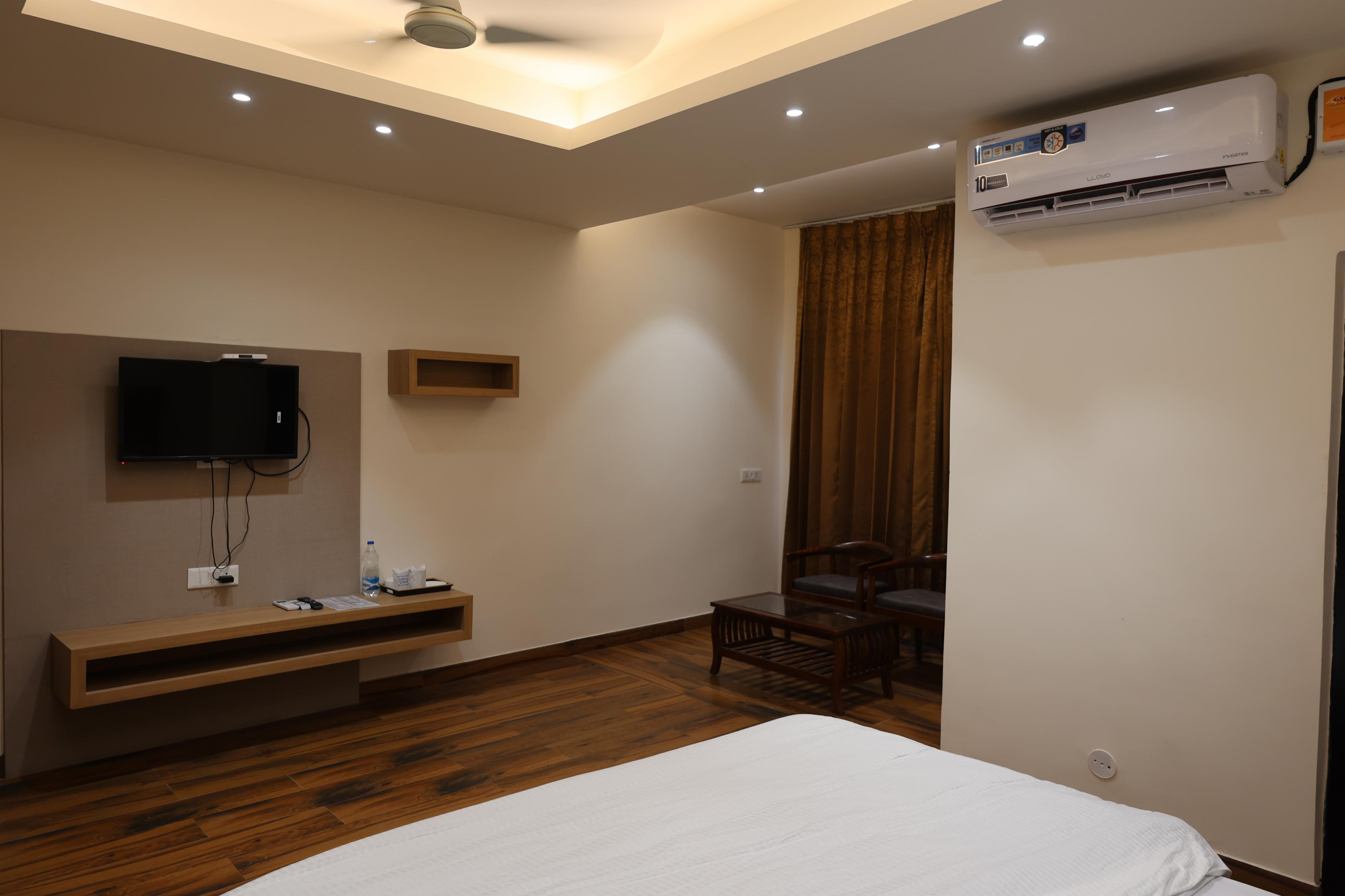 Hotel Embassy Pathankot Room Type - Premium Room