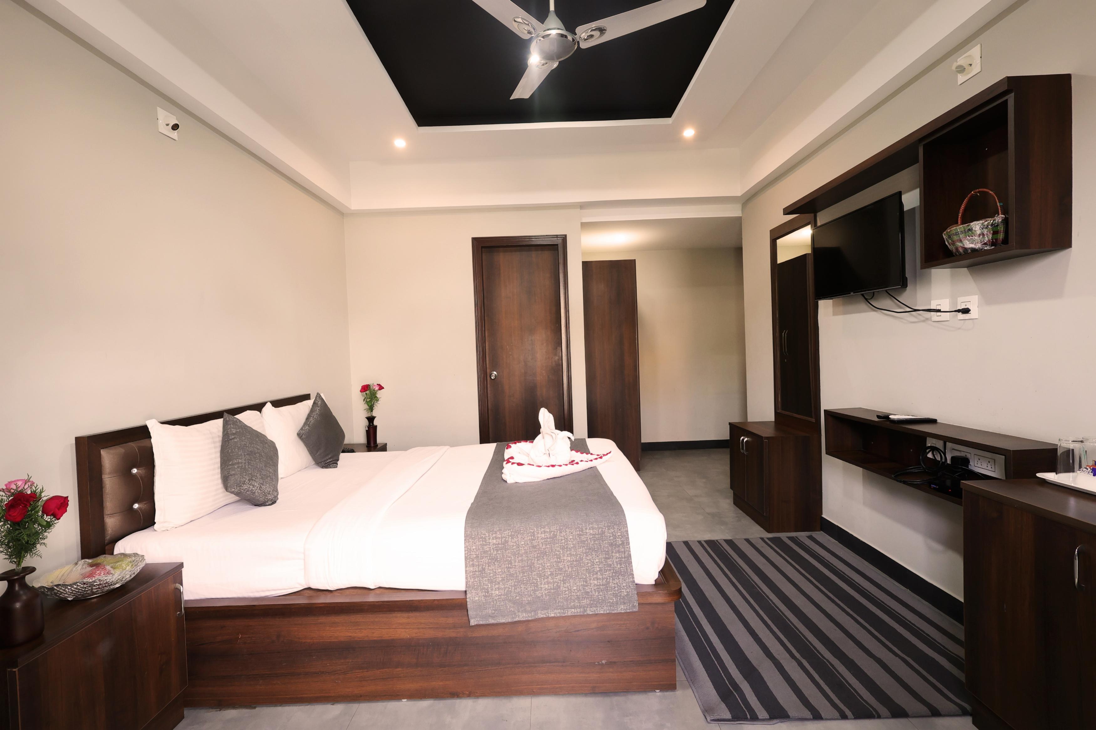 De Royale Sapphire Suites - Tap to explore photos