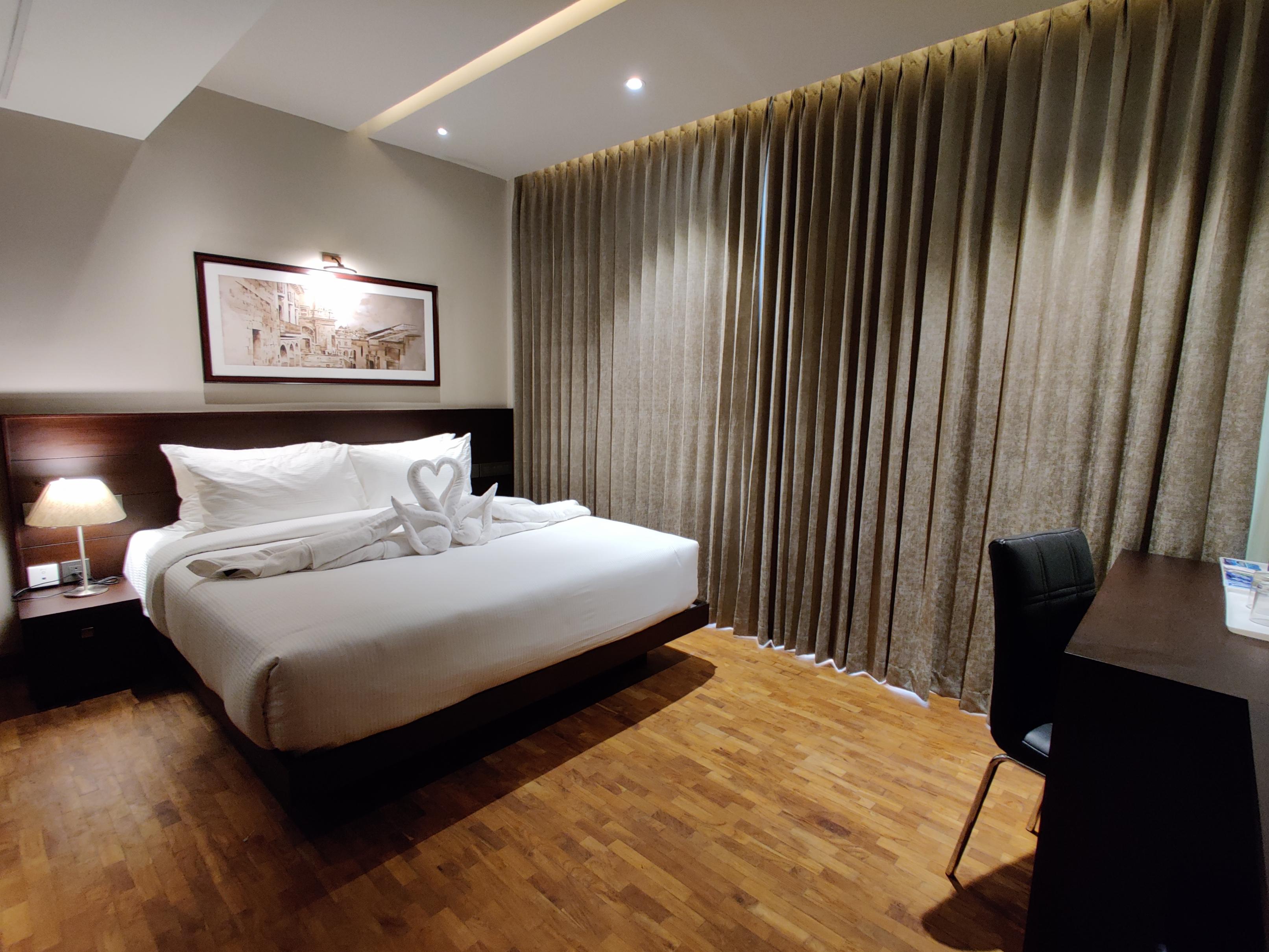 Florida Airport Hotel Room Type - Deluxe King