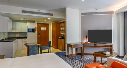 DoubleTree by Hilton Jeddah Al Andalus Mall Room Type - KING STUDIO