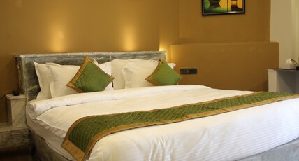 Club 21 - Sariska Fun City Room Type - Queen Cottage