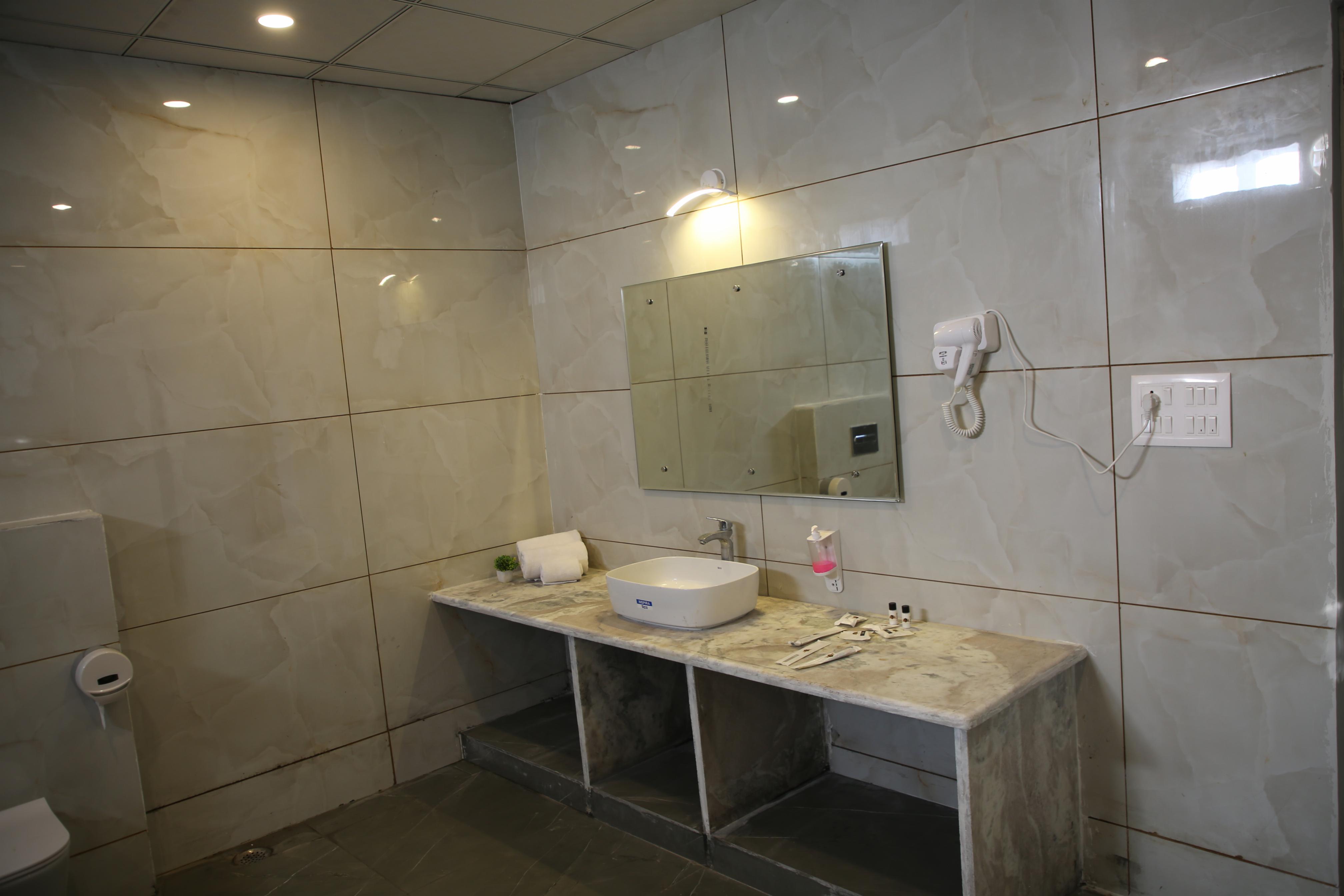 Club 21 - Sariska Fun City Room Type - Kings Cottage Suite