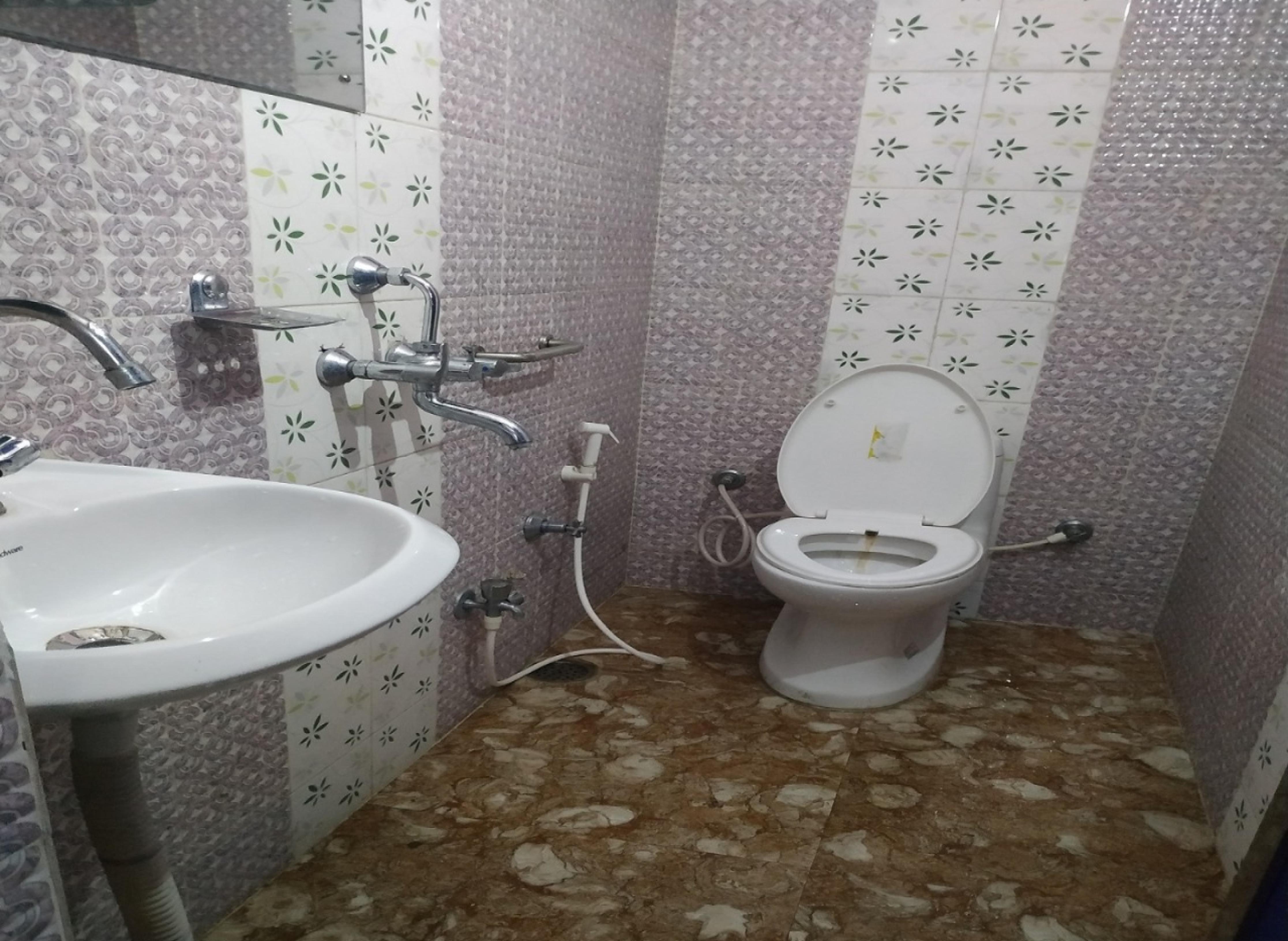 HOTEL GURU NANAK RESIDENCY - Tap to explore photos
