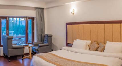 Hotel Zomday Room Type - Premium Room