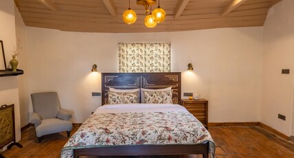 Seclude Shimla, Taraview - Heritage Villa   Room Type - Sunbeam