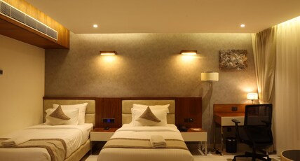 Royal Plaza Suites by RAK Rooms, Mangaluru Room Type - Deluxe Twin Room