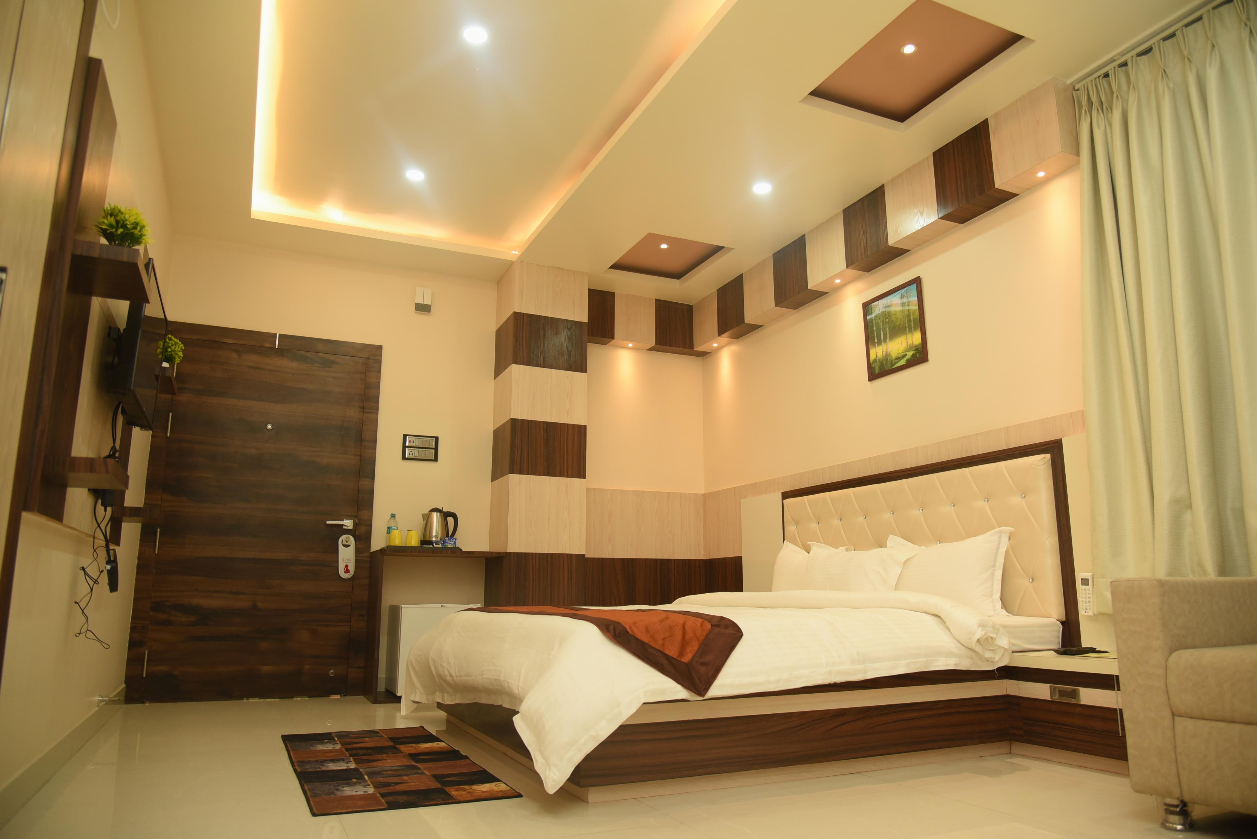 Lee Palace Room Type - PREMIUM ROOM