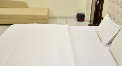 Hotel New shikha Room Type - AC Room