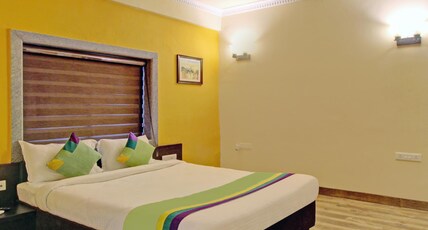 Treebo Asl Prime, Gariahat Room Type - Deluxe Family Room