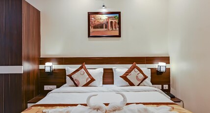 Hotel SJ Pride Room Type - Super Deluxe Room AC