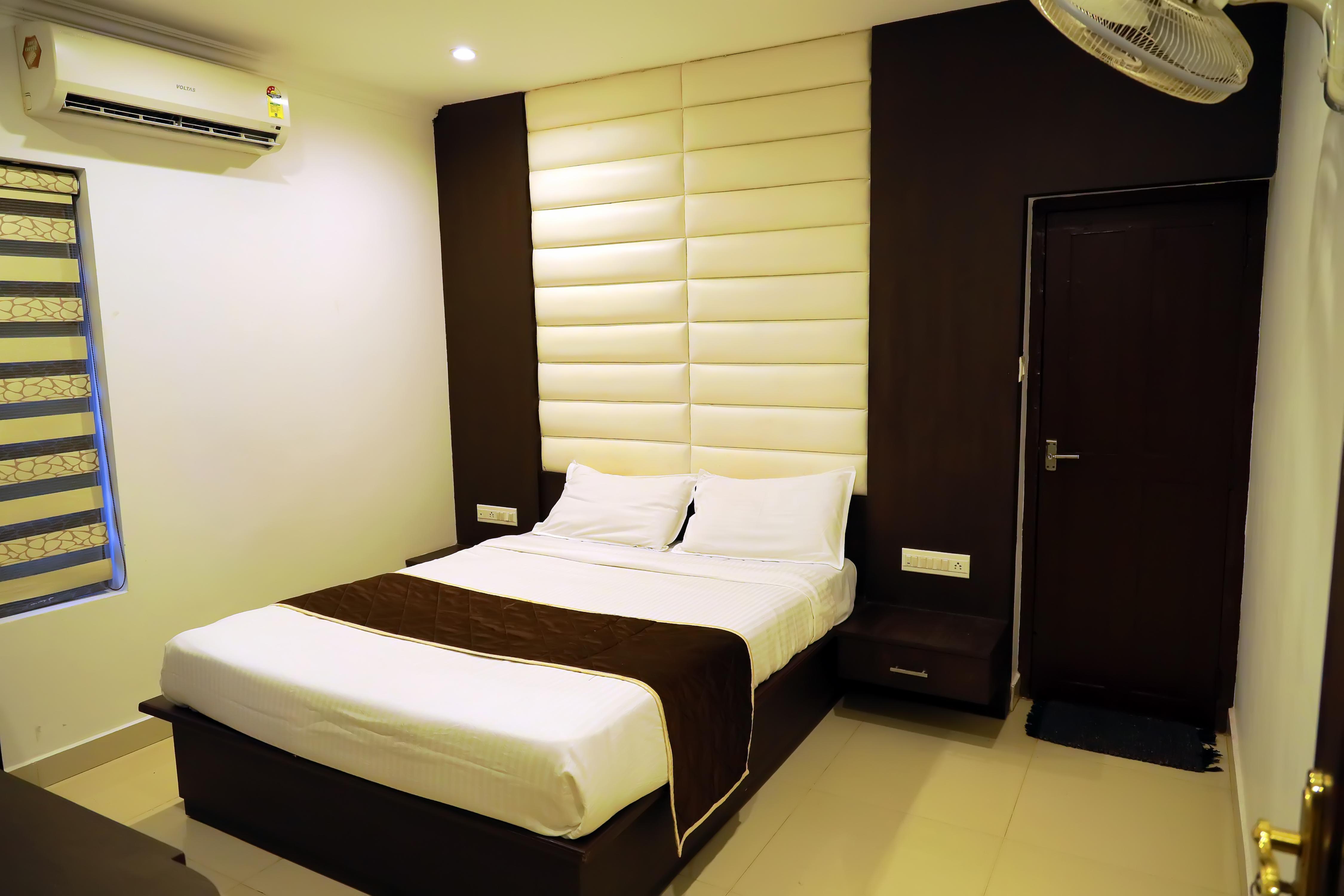 ivory grande hotel Room Type - Deluxe Double Room Non Ac