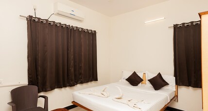 Ashray Residency Room Type - Deluxe AC