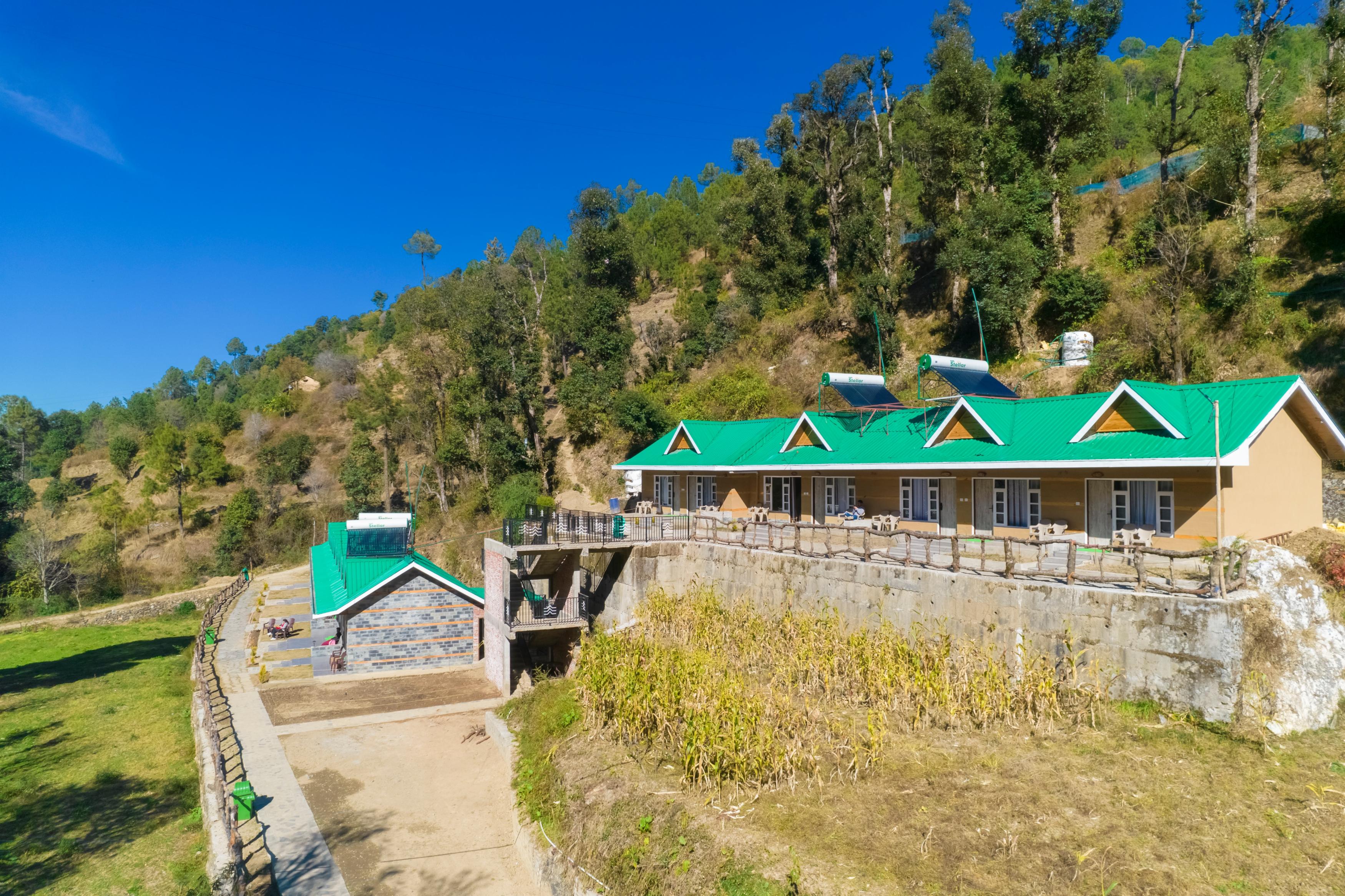 Backwoods Retreat Room Type - Chanari Mud cottage 2km of off roading kuccha unmetalled road till property from Shimla Manali Highw Backwoods Retreat Room Type - Chanari Mud cottage 2km of off roading kuccha unmetalled road till property from Shimla Manali Highw
