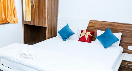Hotel Meera Heritage Room Type - Deluxe Room Ac
