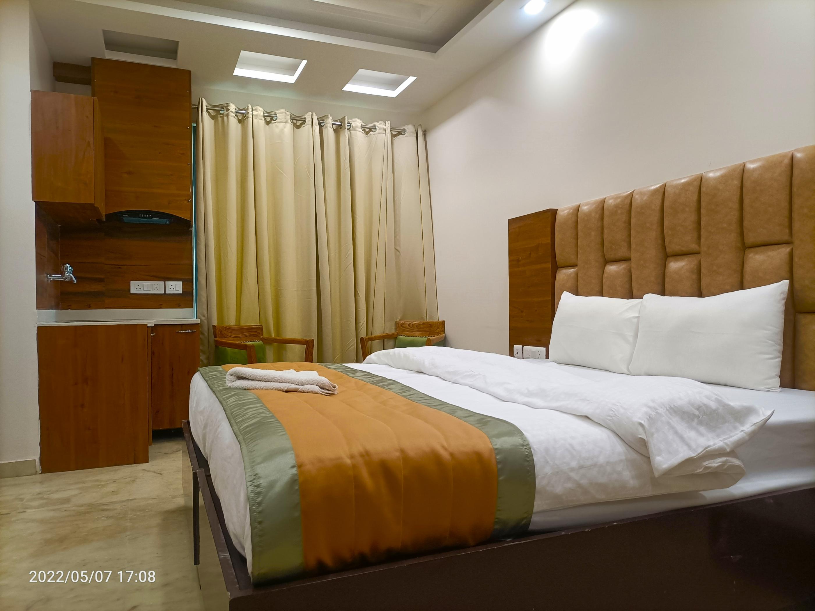 JP House - Tap to explore photos