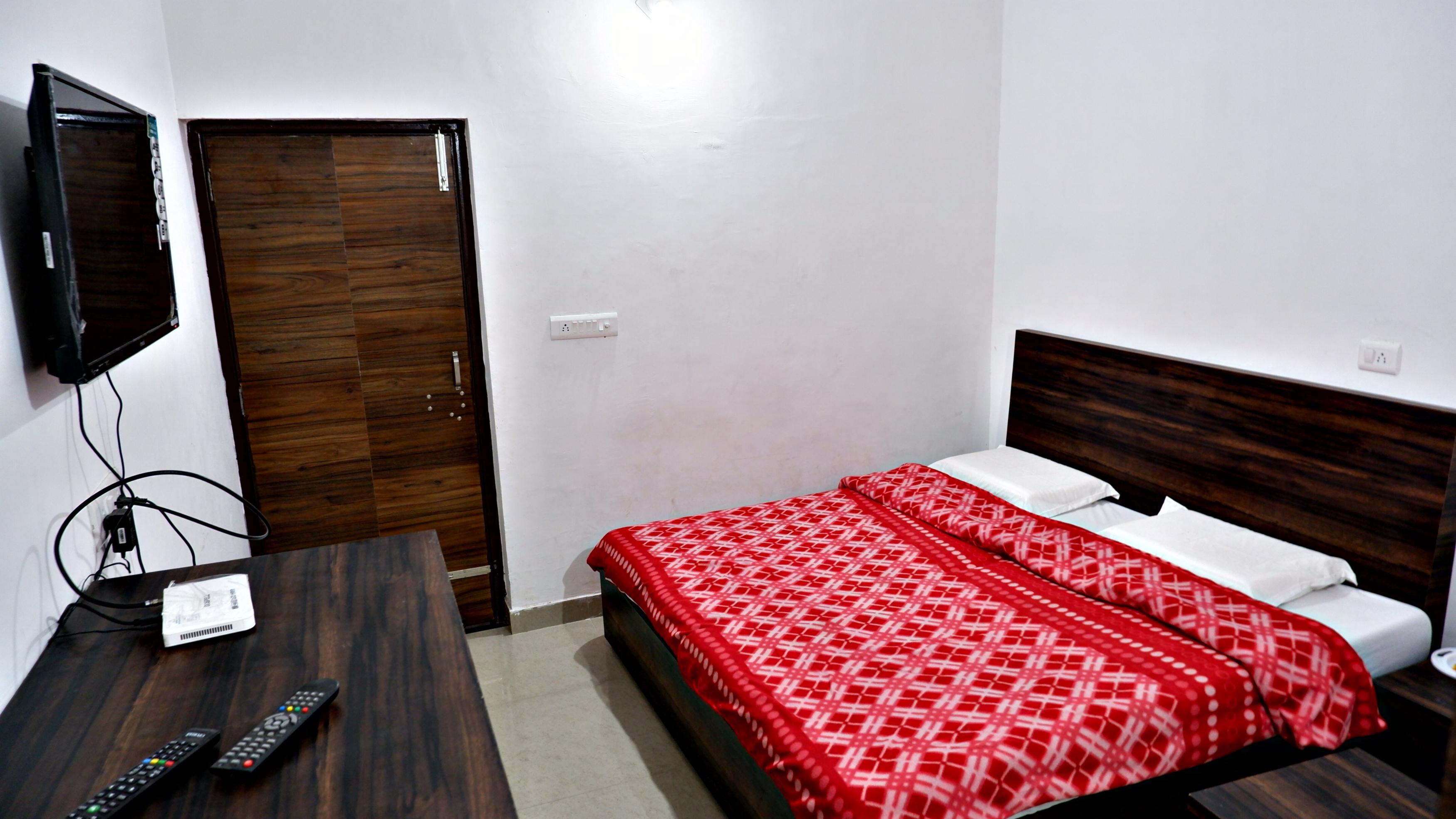 Saatvik Homestay - Tap to explore photos
