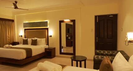 Hotel Comorin Grand Room Type - Superior Four Bed Room Hotel Comorin Grand Room Type - Superior Four Bed Room