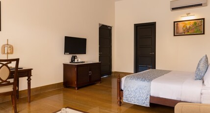 Sarasiruham Private Pool Villa Resort Udaipur Room Type - Luxury Pool Suite with Lake View