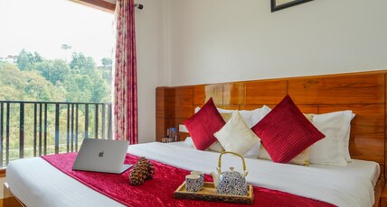 Naman HomeStay Room Type - 1. Deluxe Valley View (Balcony)