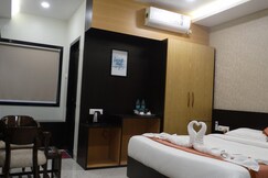 Hotel The Square (Bike & Car Rental Available)