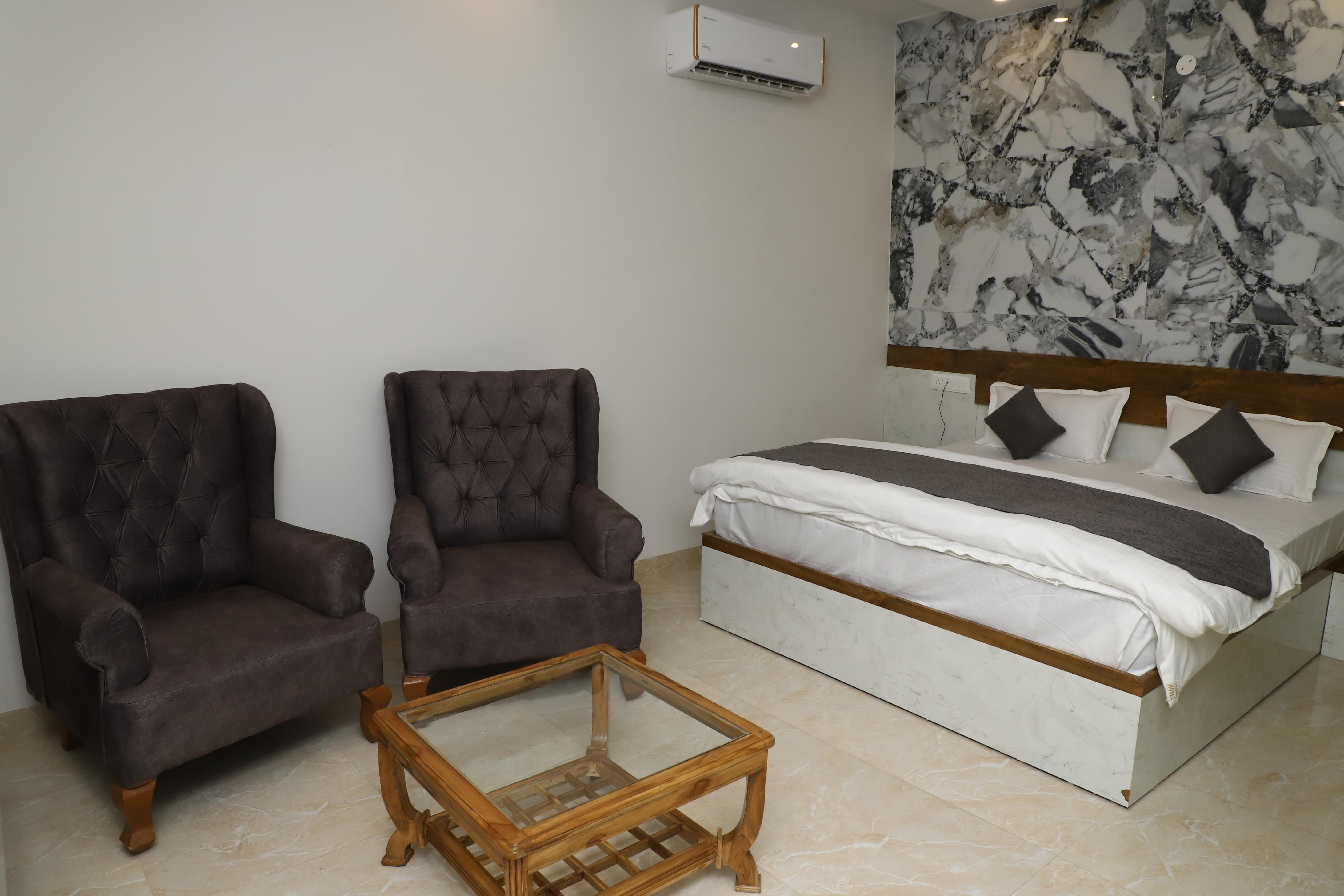 HOTEL IVORY Room Type - CLASSIC ROOM HOTEL IVORY Room Type - CLASSIC ROOM