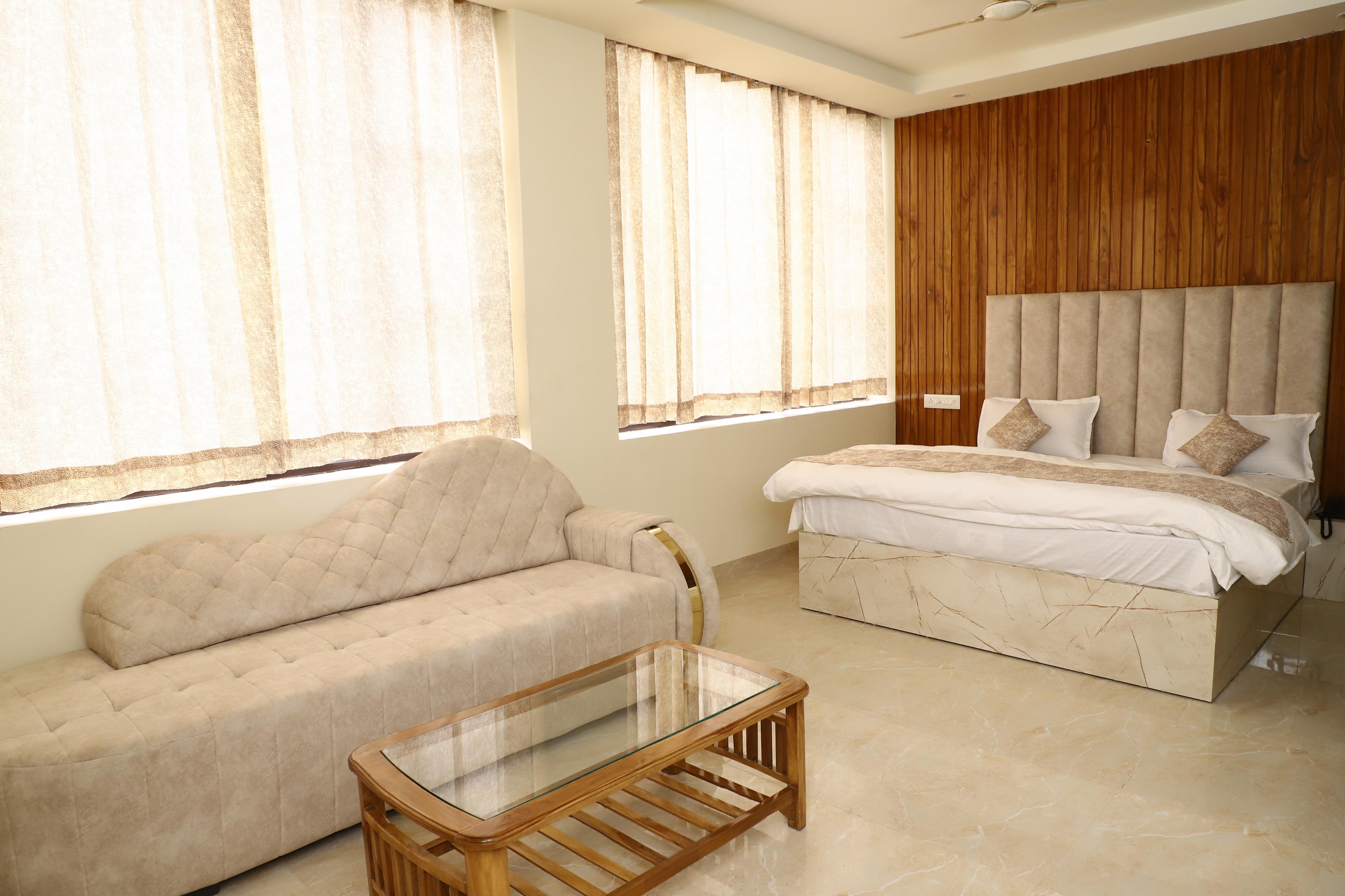 HOTEL IVORY Room Type - DELUXE ROOM HOTEL IVORY Room Type - DELUXE ROOM