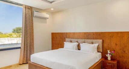 Seasons Boutique Hotel near Sajjangarh Biological Park Room Type - Mountain view Premiere Room
