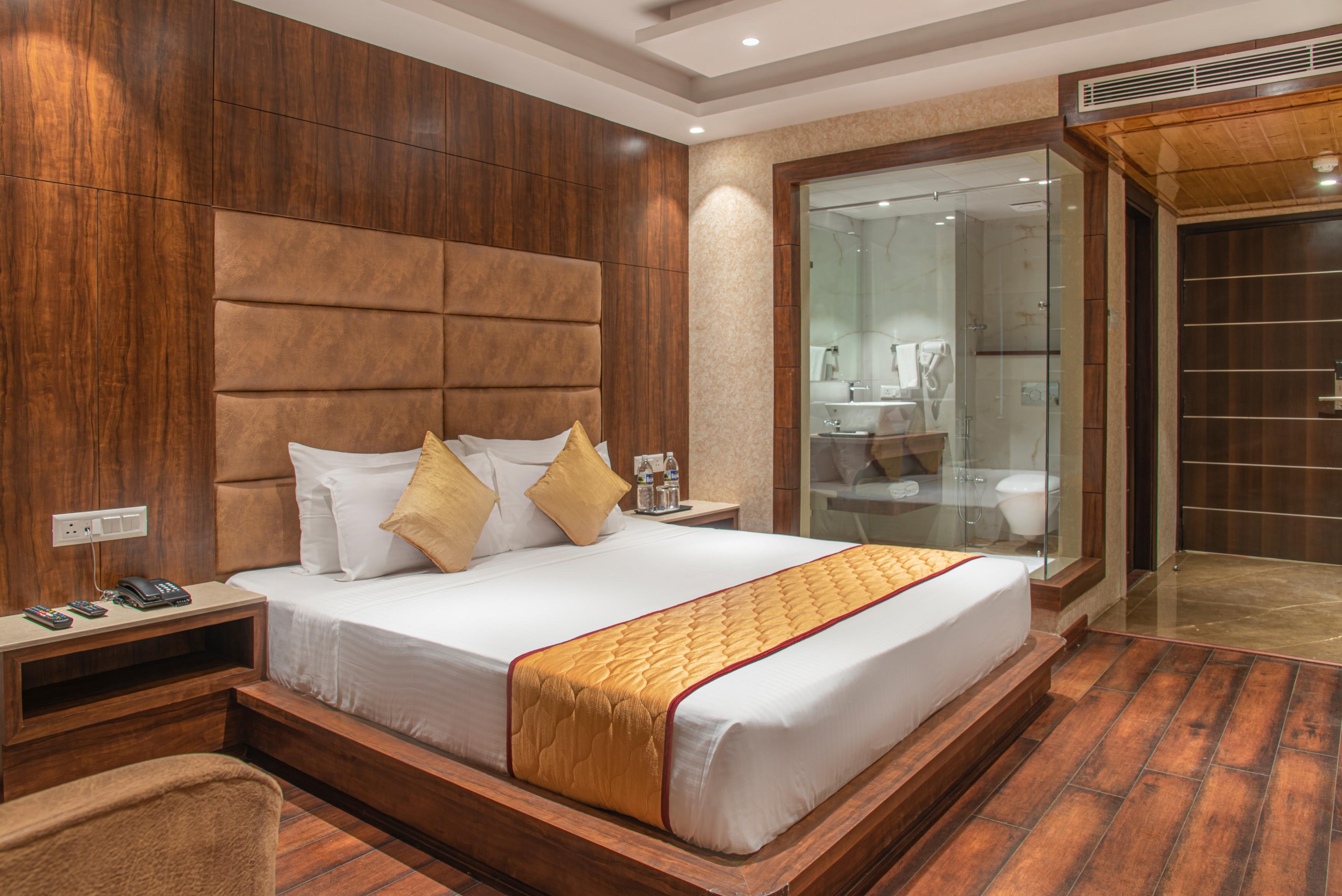 Alpine Holiday Inn Kufri, Shimla - Tap to explore photos