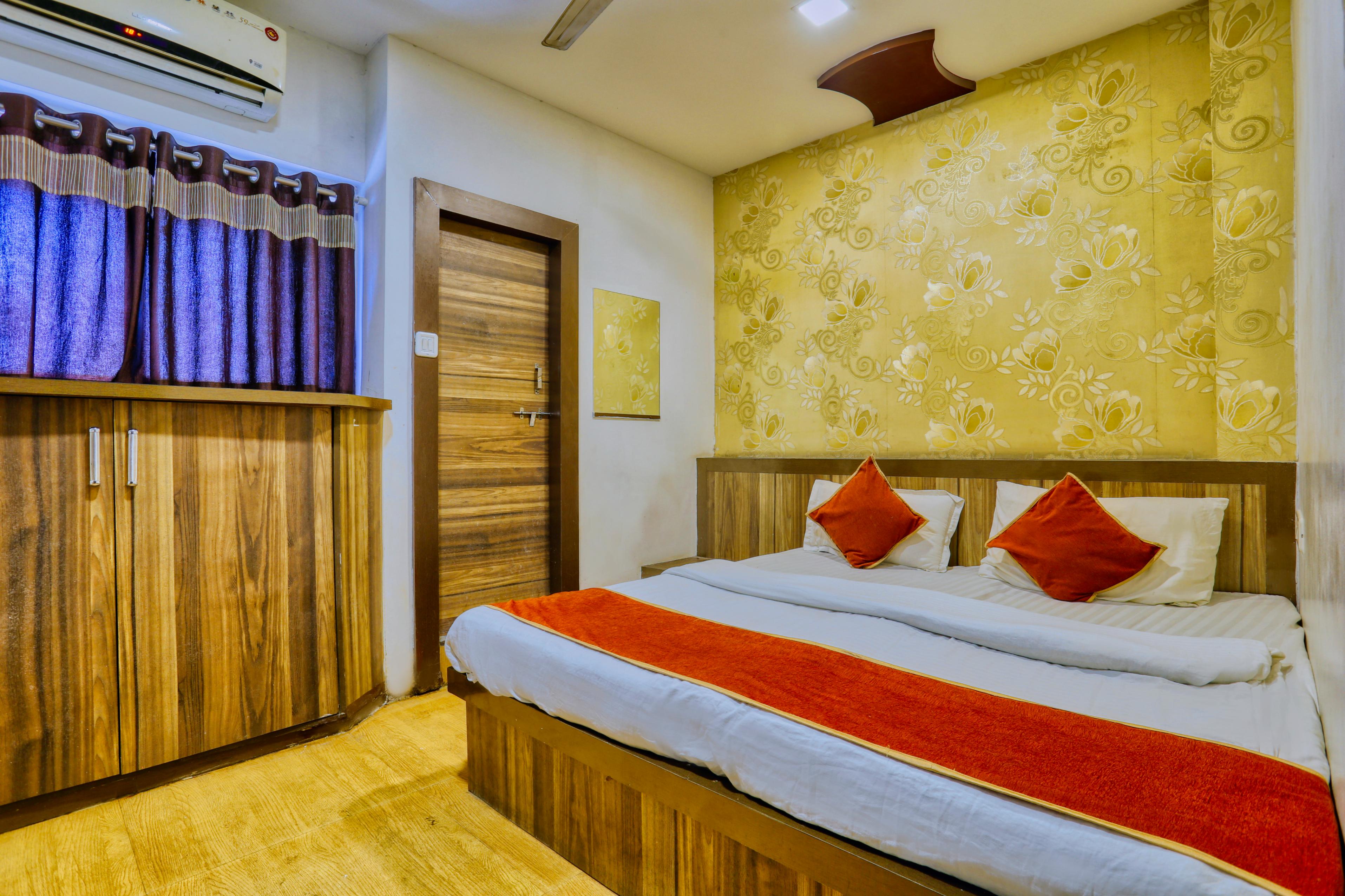 Hotel Sunstay Rooms - Tap to explore photos