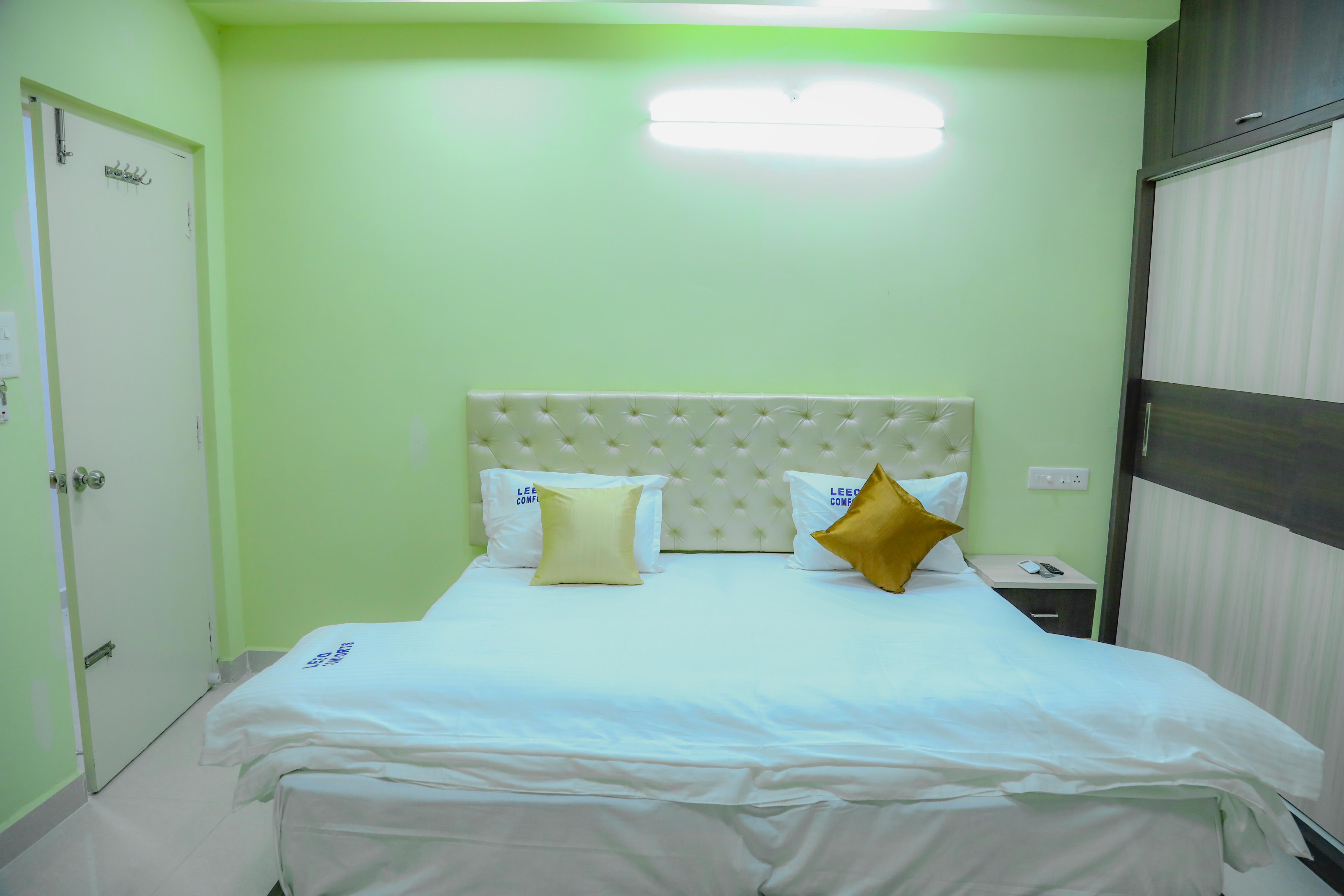 Leeo Comforts Room Type - STANDARD AC ROOM
