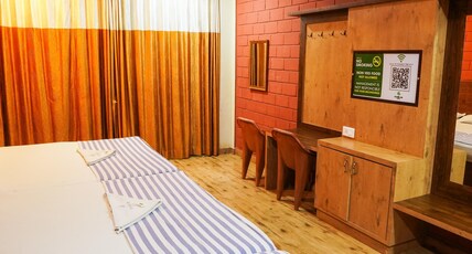 Hotel Parijatha Inn Room Type - 6 OCCUPANCY NON AC With Balcony