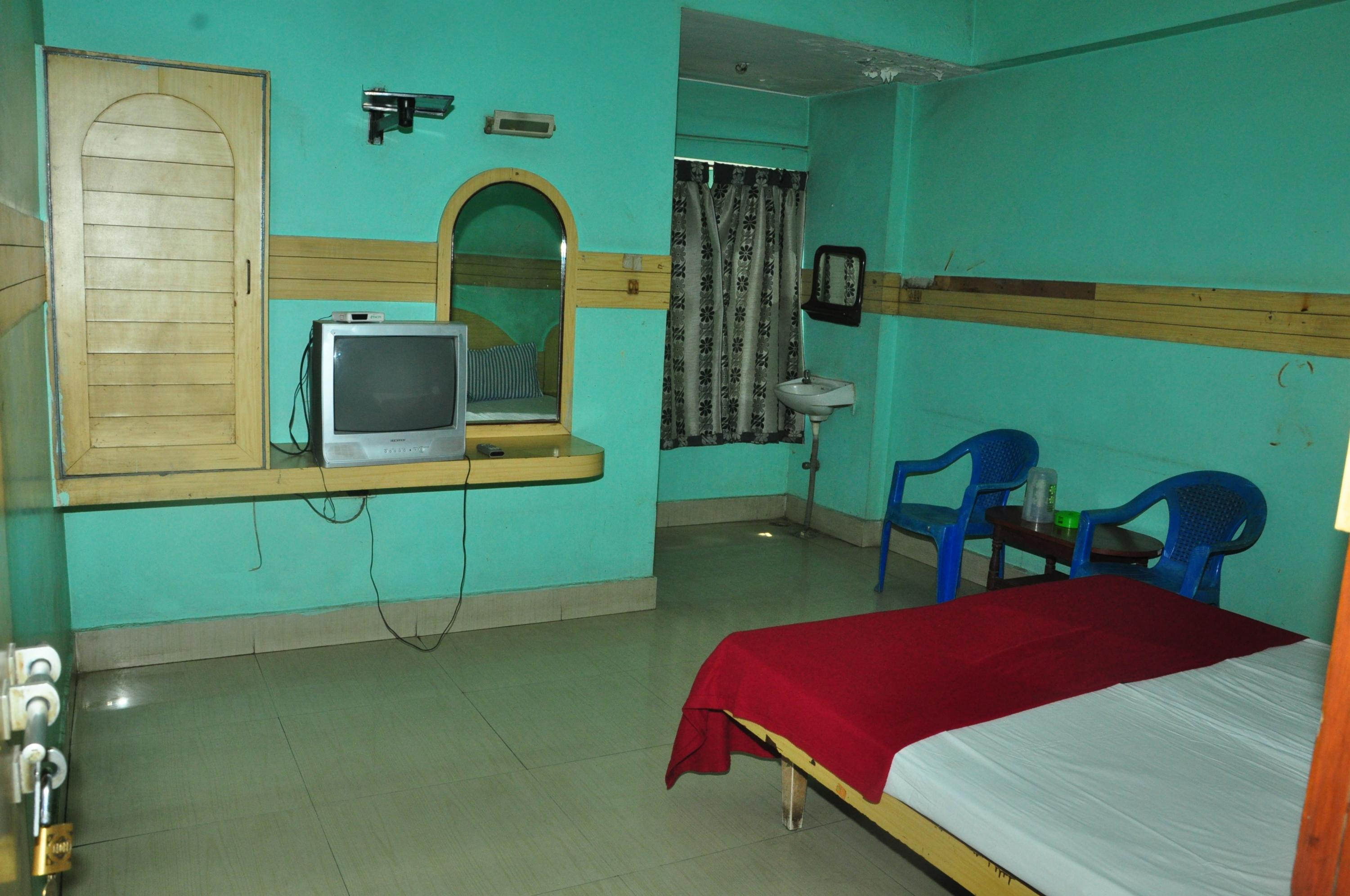 Hotel Kanchi - Tap to explore photos