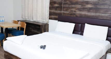 HOTEL APPLE TREE Room Type - DELUXE ROOM