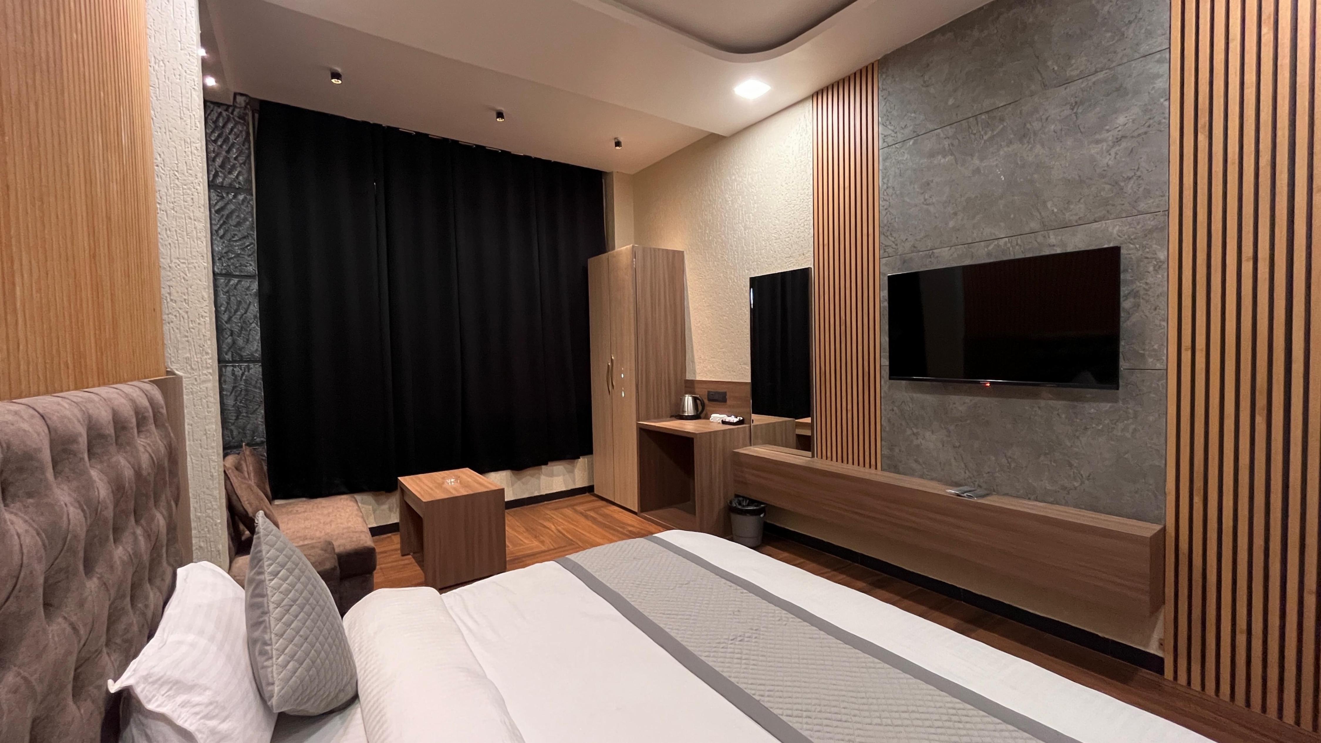 BABBA Ki BAADi Room Type - AC Super Deluxe Room
