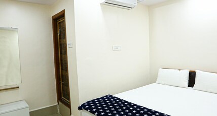 Hotel Golden City Room Type - Deluxe Room