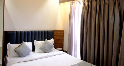 Hotel Maharaja Room Type - GOLD ROOM AC