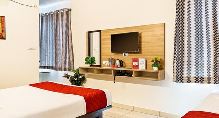 Octave Vels Grand Hotel Room Type - Deluxe Triple  Room AC