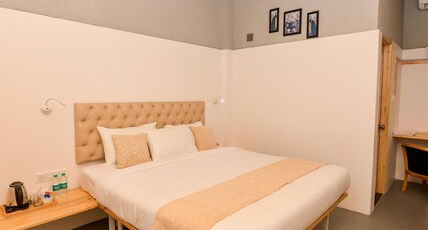 Shine Residency Room Type - Deluxe Ac