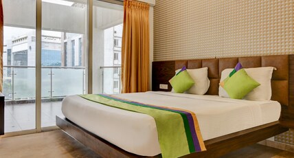 Treebo Kuval Inn Room Type - Deluxe Room