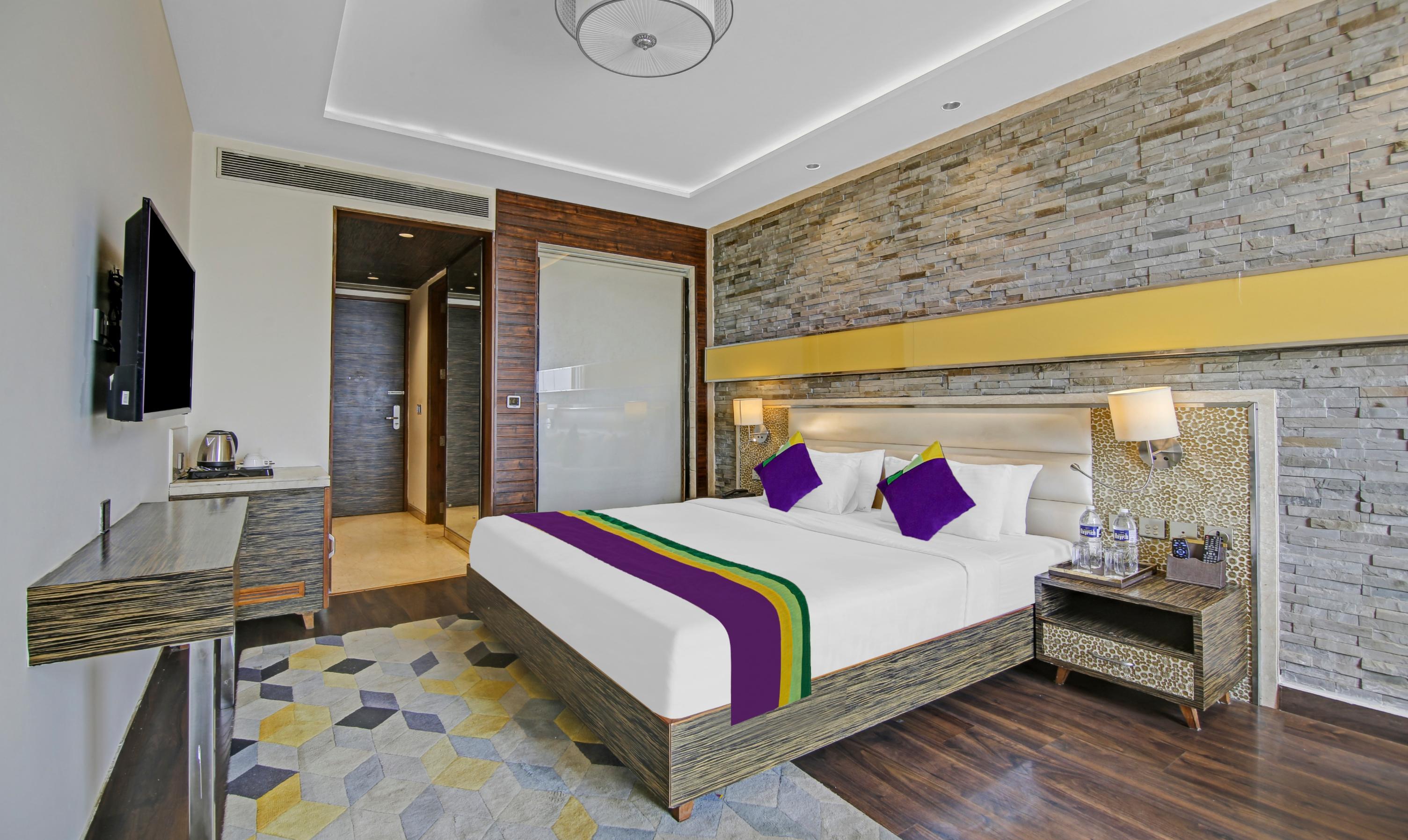 Treebo Premium Arista Room Type - Deluxe Room