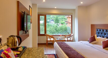The Husky Lodge And Cafe Room Type - Premium mountain view (with private balcony)