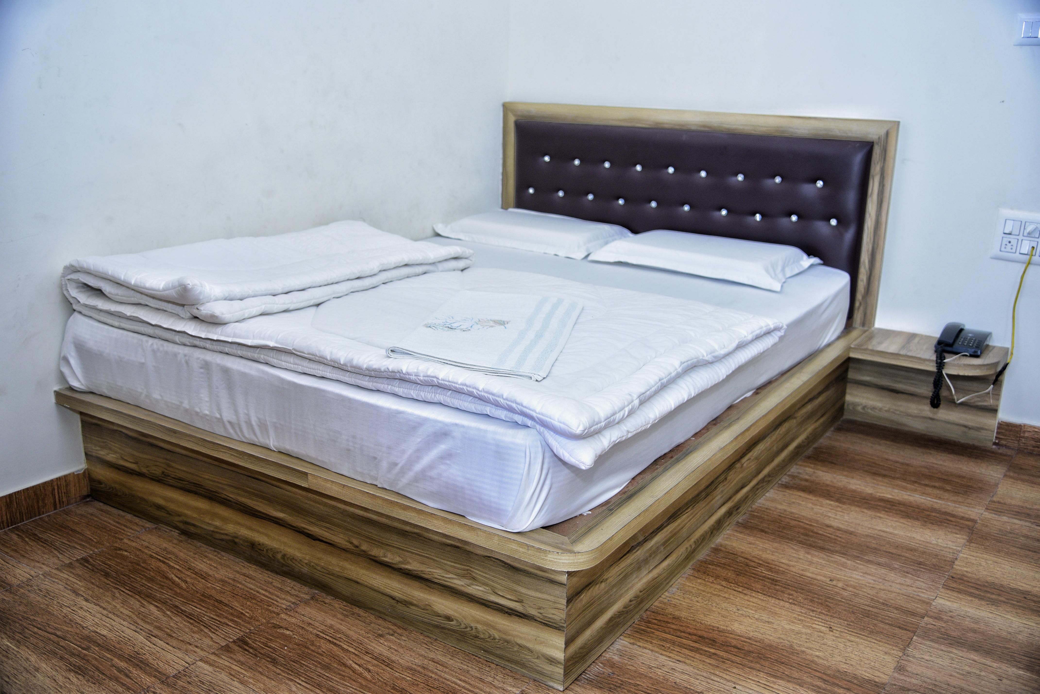 VILASINI INN - Tap to explore photos