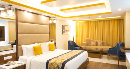 Effotel By Sayaji Dehradun Room Type - Deluxe Room with City view and King Bed